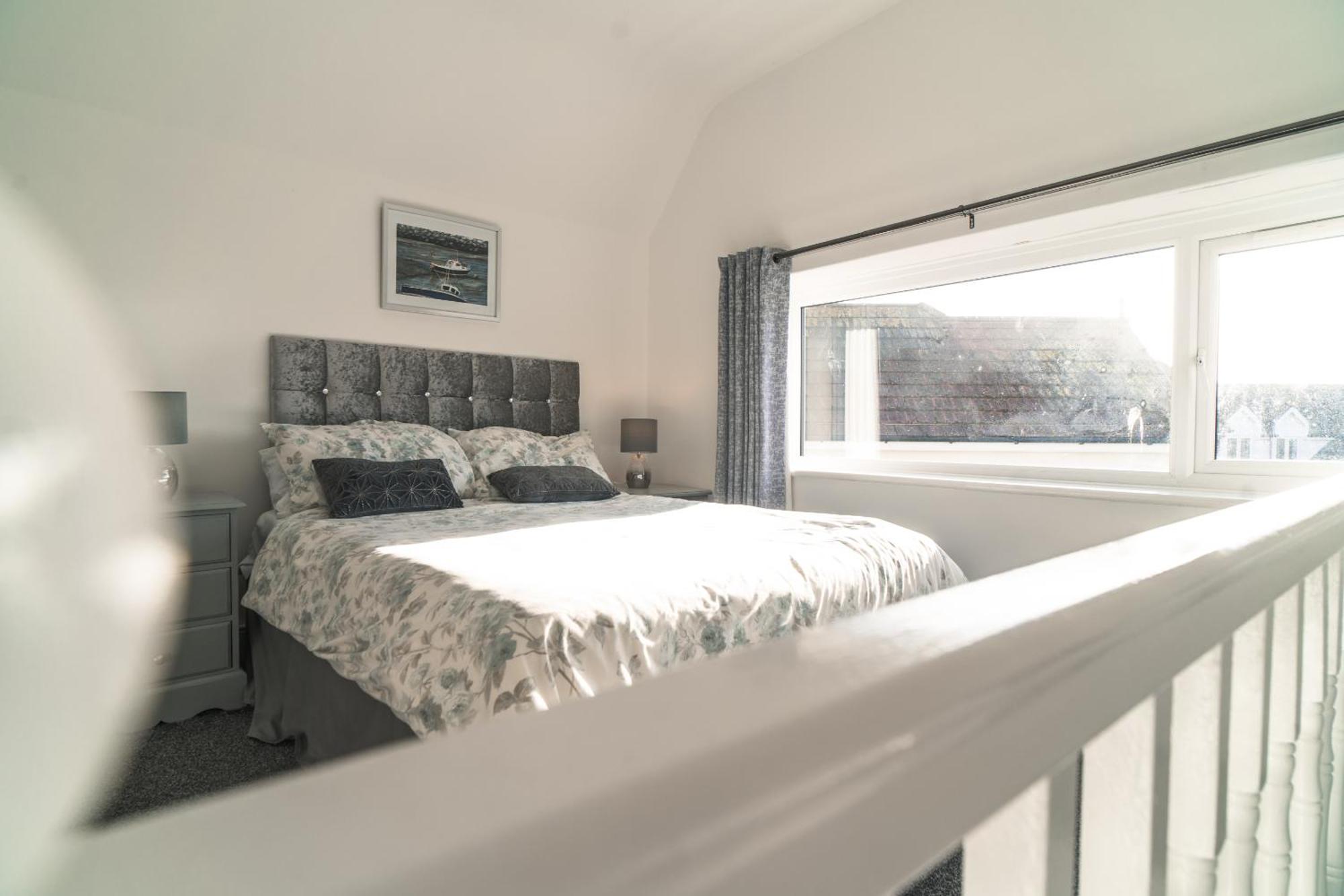 Beachmount Holiday Apartments โคลวินเบย์ ภายนอก รูปภาพ