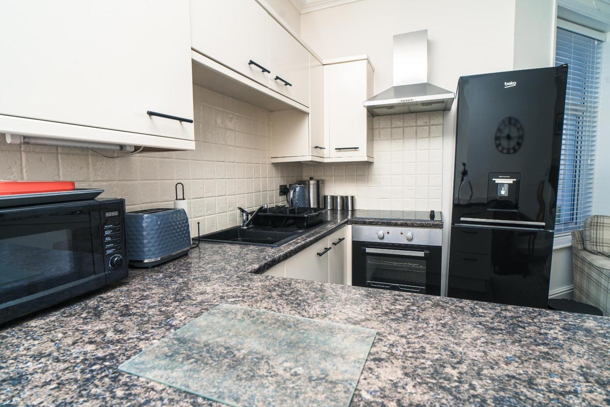 Beachmount Holiday Apartments โคลวินเบย์ ภายนอก รูปภาพ