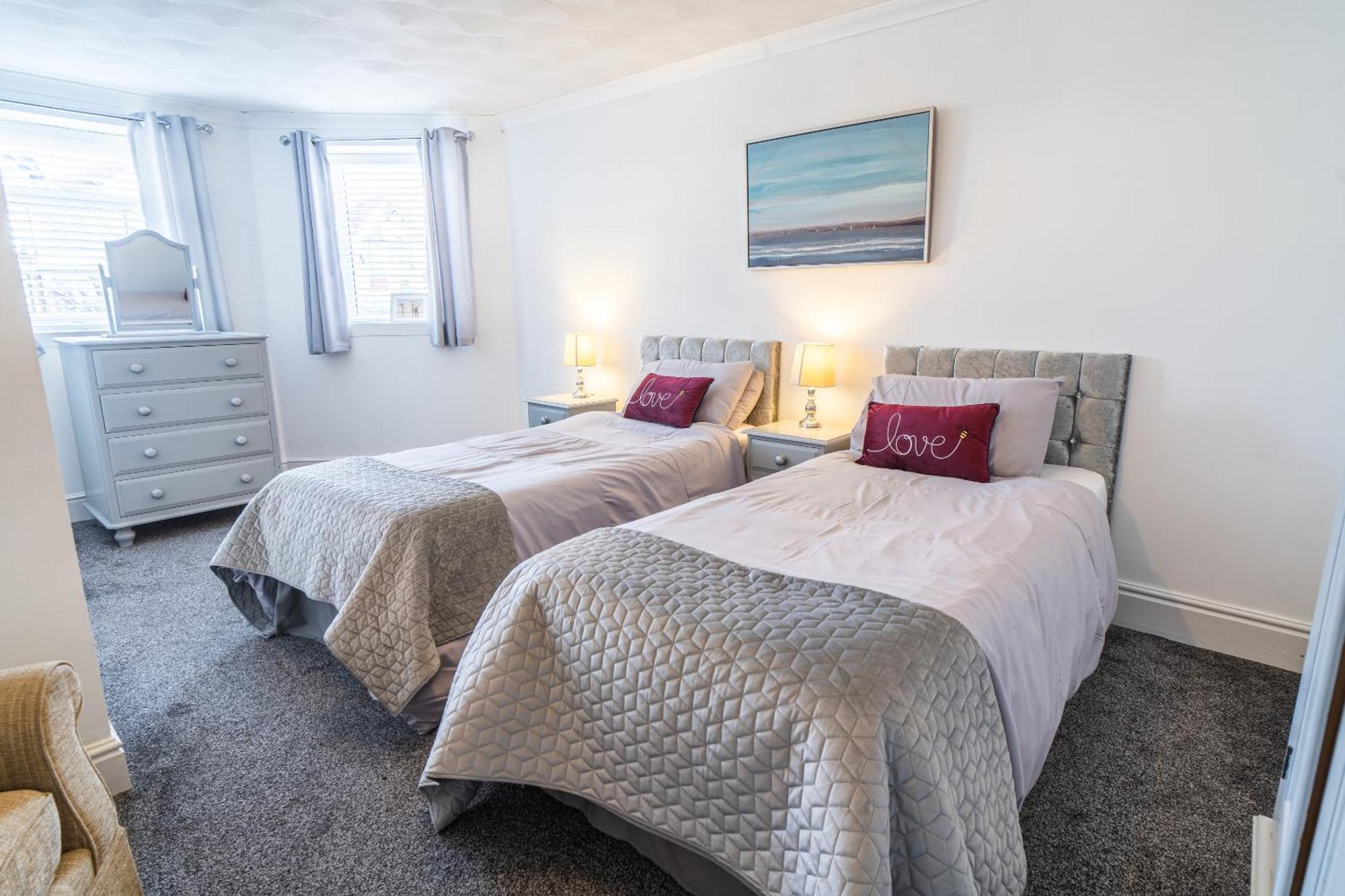 Beachmount Holiday Apartments โคลวินเบย์ ภายนอก รูปภาพ